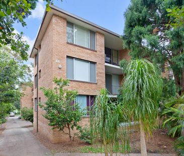 Conveniently Located Modern Apartment - Photo 2