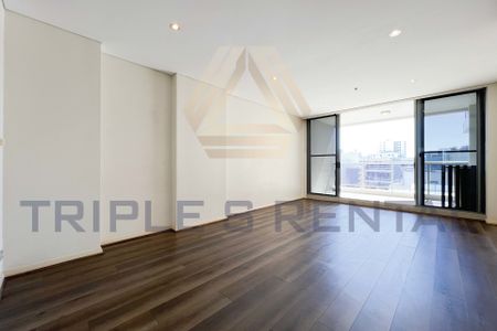 DELUXE DUPLEX TWO BEDROOM APARTMENT !!! AVAILABLE NOW! TO BE THE FIRST INSPECT! - Photo 4