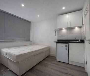 Grange Close, Hayes UB3, London - Photo 3