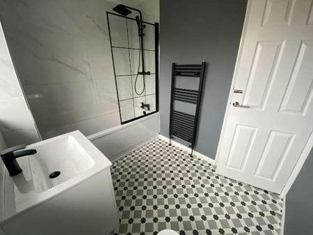 3 bedroom terraced house to rent - Photo 3