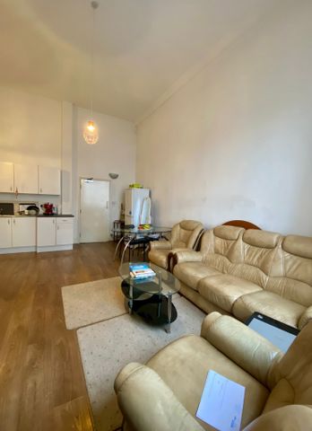 £750 PCM, Spacious One Bedroom Ground Floor Flat in Custom House, Dock View Road, Barry, CF63 4AE - Photo 4