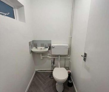 Merton Close, Oldbury, B68 - Photo 5
