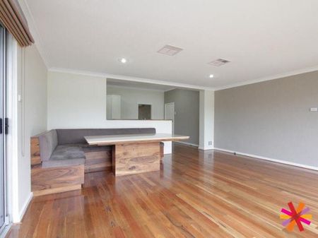 FAMILY HOME - Photo 5