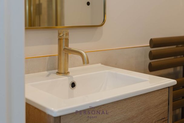 Alexandra Road, Epsom - Photo 1