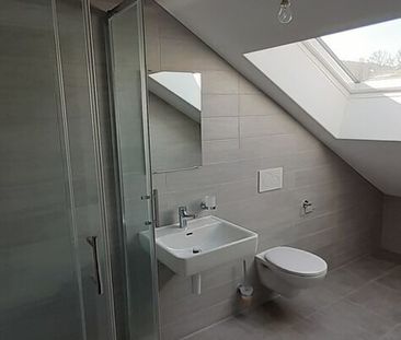 A spacious rooftop terrace facing the setting sun - Foto 1