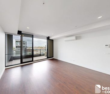 Chic One-Bedroom Apartment in Brunswick East - Photo 2