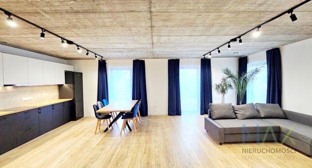 Nowe, niezależne i klamtyzowane pietro domu z prywatnym parkingiem - Фото 1