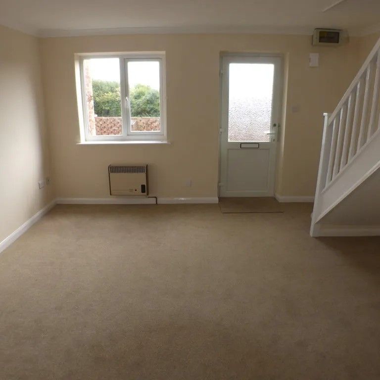 Modern 2 Bedroom End Terrace Clean and Bright for Rent in Bridgwater - Photo 1