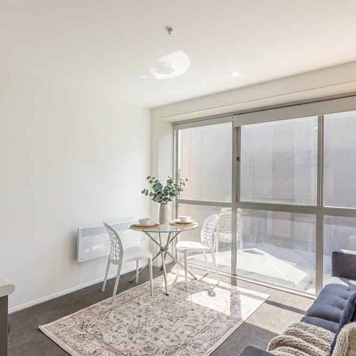 Two Bedroom, One Bathroom Apartment - Photo 1