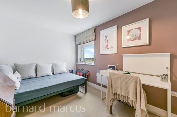 Holland Gardens - Photo 1