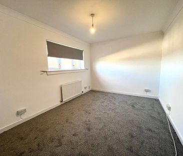 2 bedroom end of terrace house to rent - Photo 3