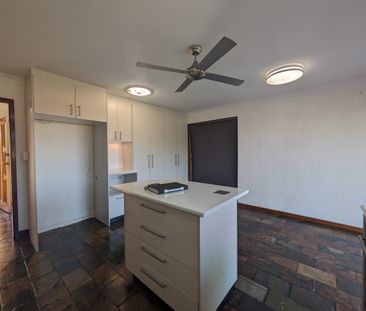 Spacious Family Living in Prime Hillarys Location - Photo 4