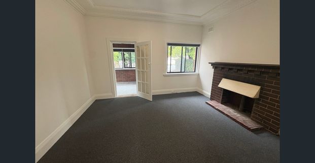 Special 2 Bedroom + Study+ Sunroom House in a Premier Location - Photo 1