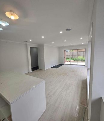 Brand New Family Living in Aintree Perfectly Positioned! - Photo 1