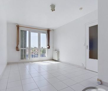 Location Appartement 2 pièces 46m² ST JULIEN LES VILLAS 10800 - Photo 1