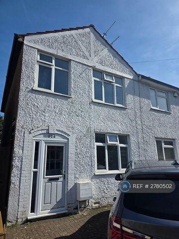3 bedroom end of terrace house to rent - Photo 4