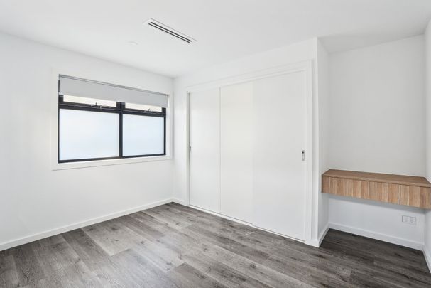 Contemporary Urban Life! - Photo 1