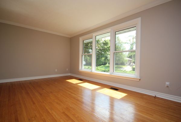 For Lease - 376 Humewood Avenue Unit# Main, Oshawa, Ontario - Photo 1