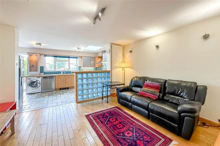 3 bedroom end of terrace house to rent - Photo 5