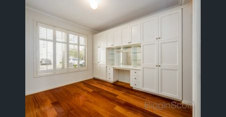 Superb Single Level Style and Space - Photo 2