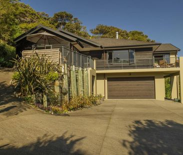 Stunning 5-Bedroom Family Home - Photo 2