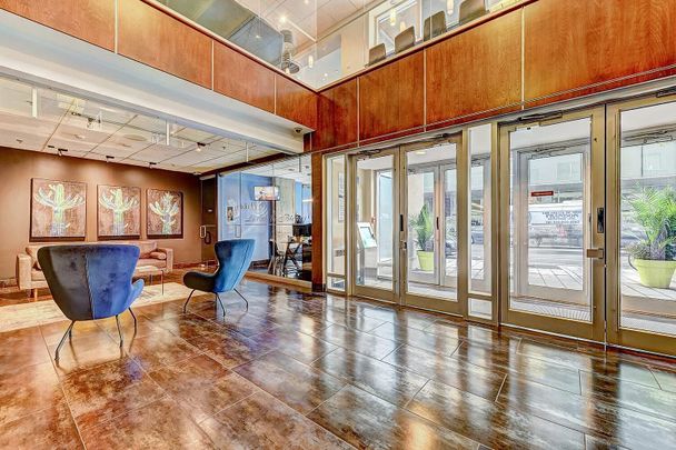 1009 Rue de Bleury, Montréal, QC - Photo 1