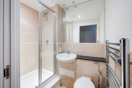 2 Bed Flat - Photo 5