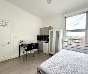 Studio to rent - Photo 3