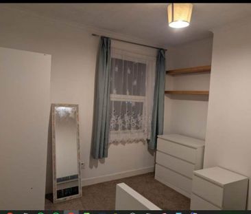 Room in a Shared House, Western Road Reading, RG1 - Photo 1