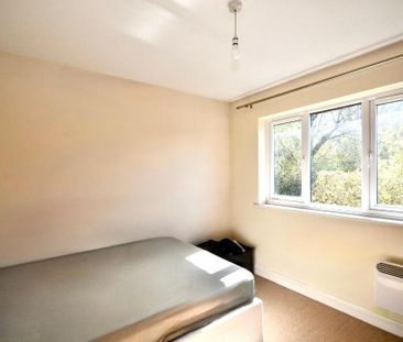 2 bedroom maisonette to rent - Photo 3