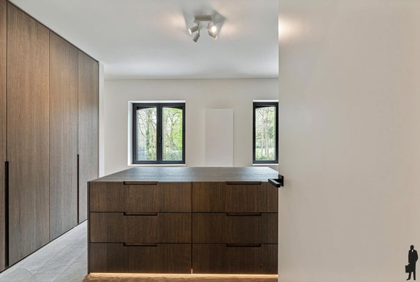 Gerenoveerde villa (ca. 3.628 m²) in een doodlopende straat! - Foto 1