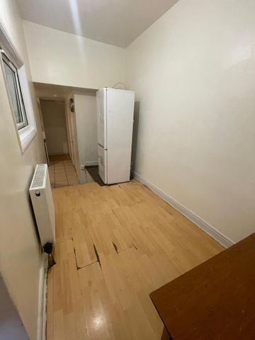 5 bedroom flat to rent - Photo 4
