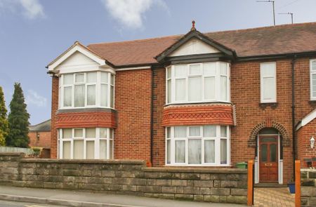 4 bedroom terraced house to rent - Photo 2