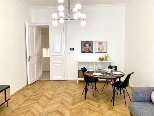 Möbliertes Stadtapartment in der Strozzigasse - Photo 1