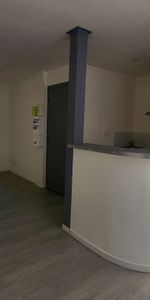 En bas du quartier Henriville - Photo 3
