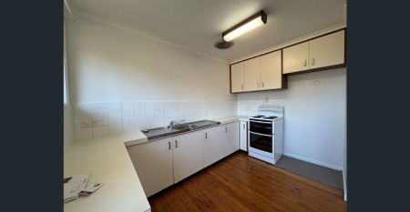 3 BRM BRICK & TILE GOONELLABAH DUPLEX - Photo 4