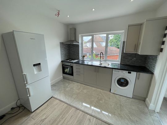 2 Bed Flat, Wembley Hill Road, HA9 - Photo 1