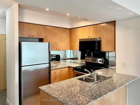For Lease - 8 Scollard Street Unit# 1006, Toronto, Ontario - Photo 2