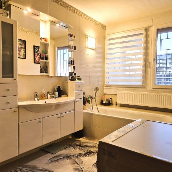 Wohnen in der Lentia-City! 89 m² WNFL im 19.Stock, Küche möbliert, 3 Zimmer, herrliche Fernsicht! Tiefgaragenplatz optional! - Foto 1