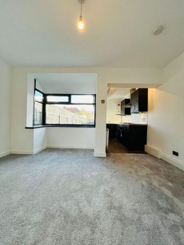 2 bedroom house to rent - Photo 2