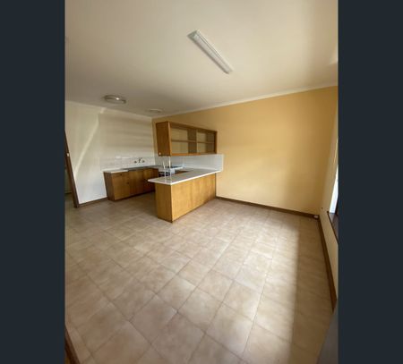 2/63 STURT STREET, Mount Gambier, SA 5290 - Photo 2
