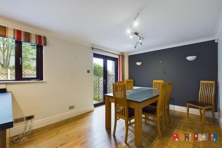 3 bedroom semi-detached house to rent - Photo 3
