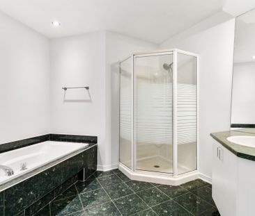 9715 Av. Radisson, #401 - Photo 4