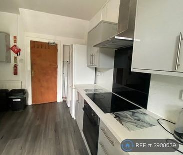 8 bedroom terraced house to rent - Photo 6