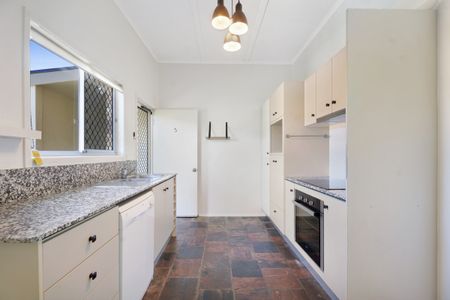 5/38 Imperial Parade, Labrador QLD 4215 - Apartment For Rent - $580 | Domain - Photo 2