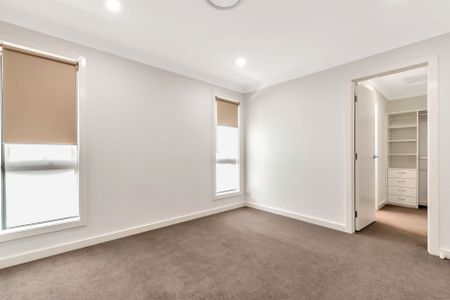 3 BEDROOM FAMILY HOME - Photo 5