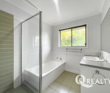 🏡 Low Maintenance Contemporary Home In Great Location - Photo 4