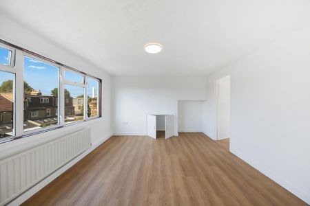 4 bedroom terraced house to rent - Photo 2