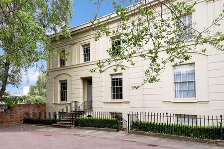 Central Cheltenham, GL50 - Photo 2