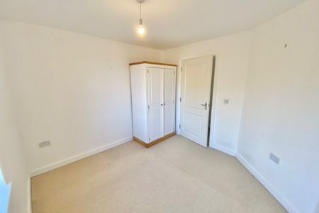 Scarlett Avenue - Photo 2